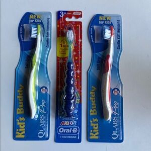 NEW LOT OF 3 Kids Oral-B Toothbrush Set Oral-B/QLABS